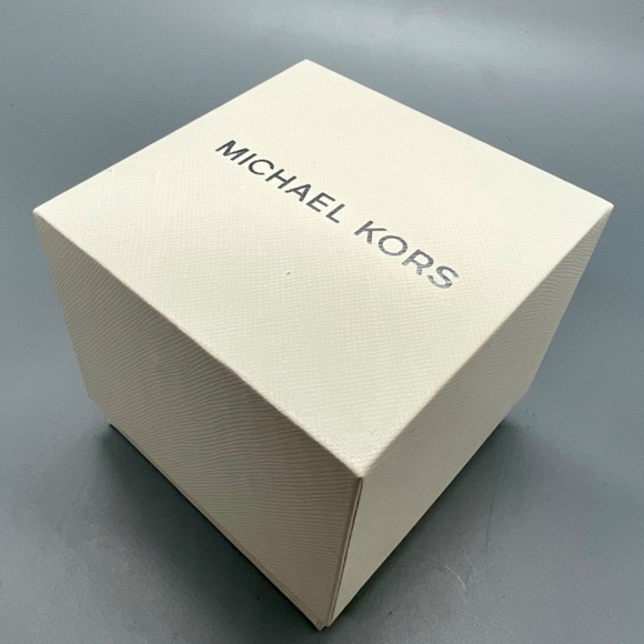 Michael Kors MK5605 Unisex Chronograph 40mm Case Gold Analog Wristwatch BrandNew - Picture 7 of 10